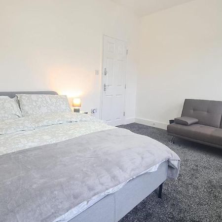 Spacious Private Room In Manor Park Londra Esterno foto